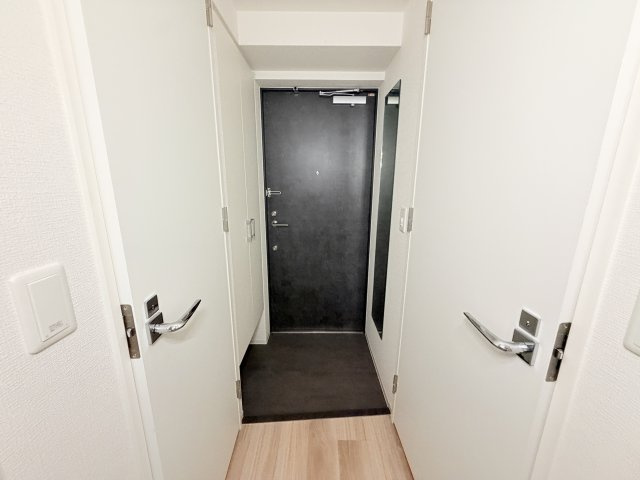 セレニテ神戸駅前アリエの玄関