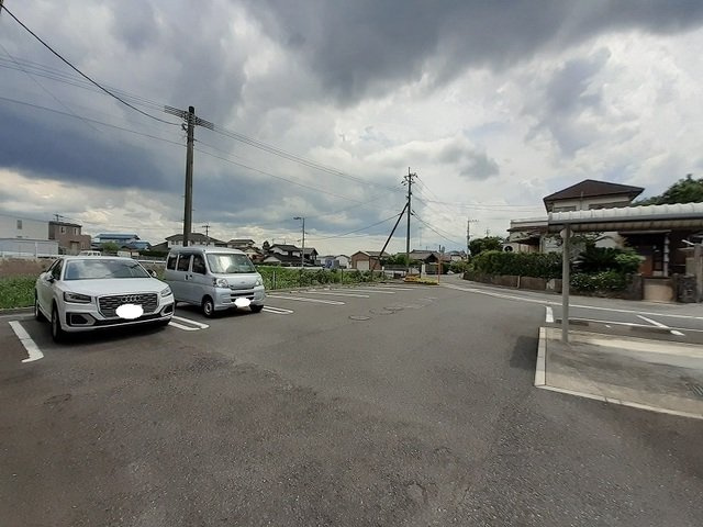 グレースガーデン大内Ⅰの駐車場