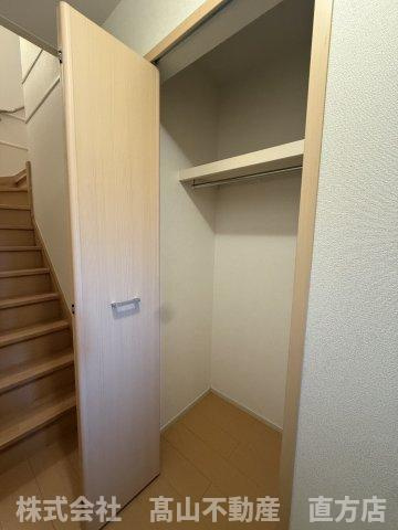 直方市大字頓野のアパートの収納