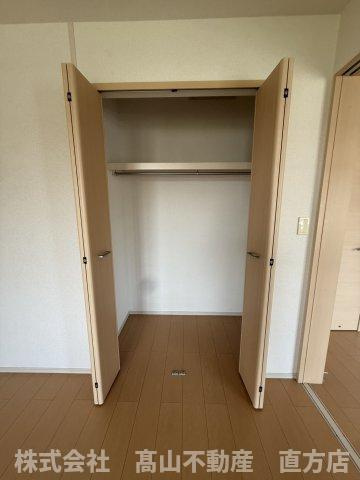 直方市大字頓野のアパートの収納