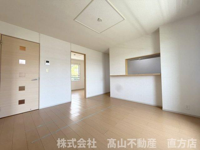 直方市大字頓野のアパートの居間・リビング