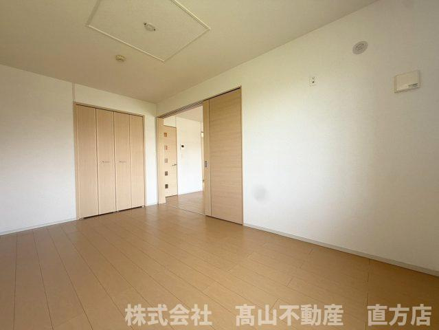 直方市大字頓野のアパートの洋室