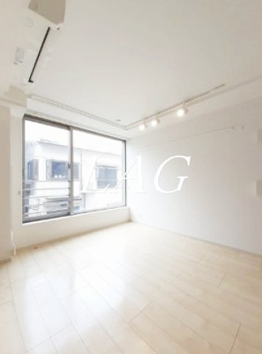 【居間・リビング】 | キャッスル・ドマーニ | 洋室のお部屋です。