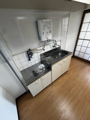 田中町住宅1号棟のキッチン