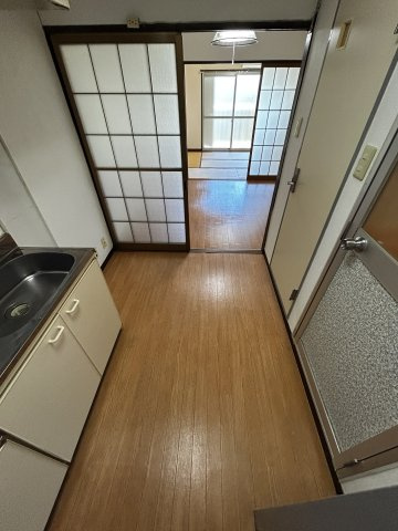 田中町住宅1号棟の居間・リビング