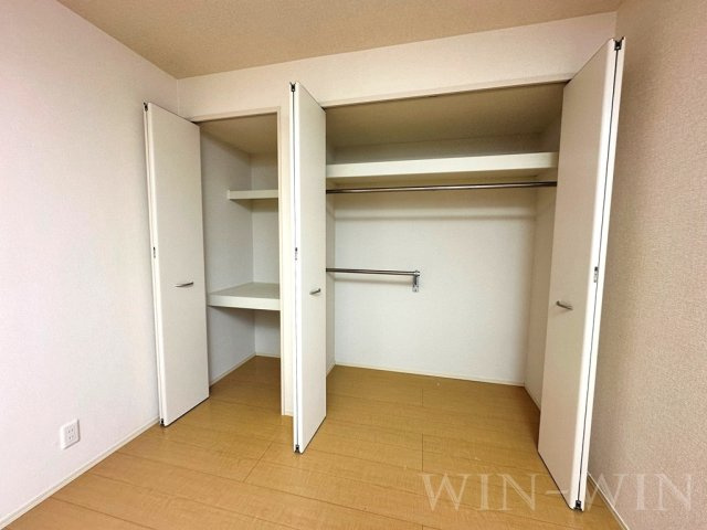 アゼリア A棟の収納