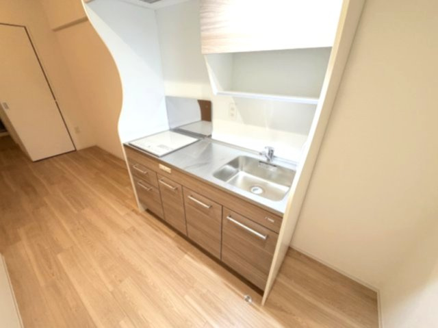 セレニテ神戸駅前アリエのキッチン