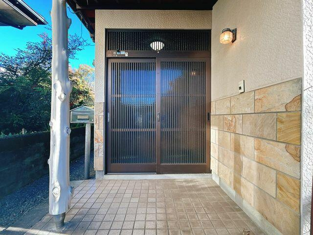 富士市入山瀬の中古一戸建|玄関（外観） 