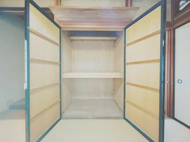 富士市入山瀬の中古一戸建|１階西側６帖和室収納 