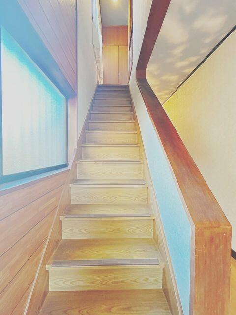 富士市入山瀬の中古一戸建|階段 