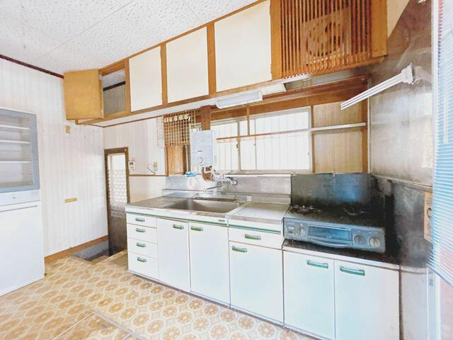 富士宮市万野原新田の中古一戸建|【キッチン】 