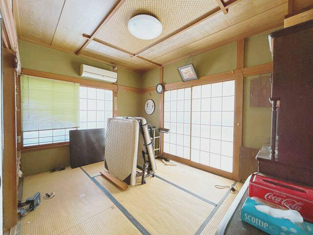 富士宮市万野原新田の中古一戸建|【１階６帖和室】 