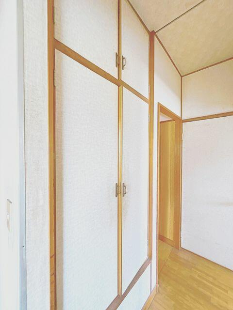 富士宮市万野原新田の中古一戸建|【２階廊下収納】 