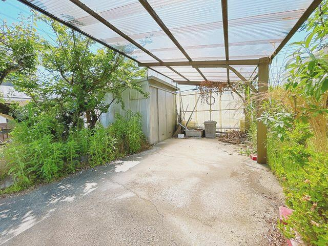 富士宮市万野原新田の中古一戸建|【駐車場】 
