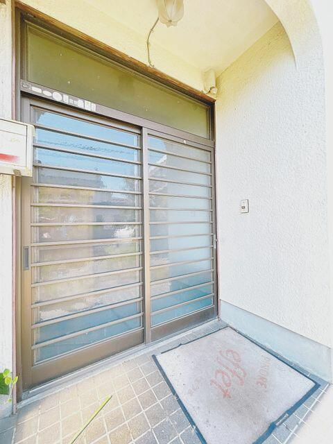 富士宮市万野原新田の中古一戸建|【外玄関】 