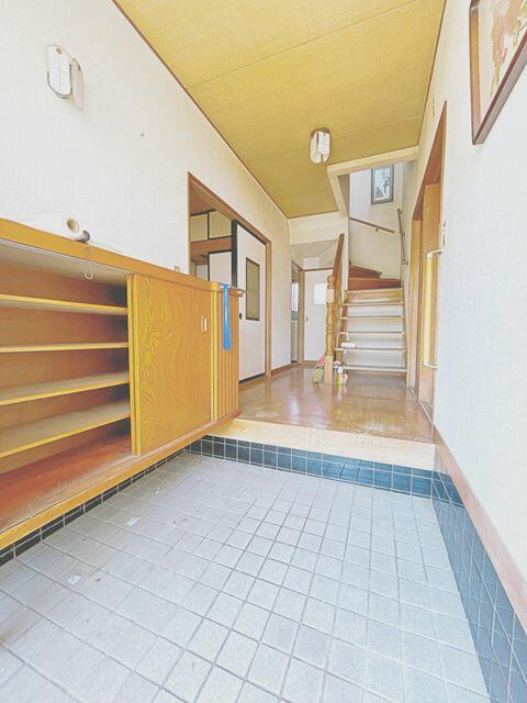 富士宮市万野原新田の中古一戸建|【内玄関】 