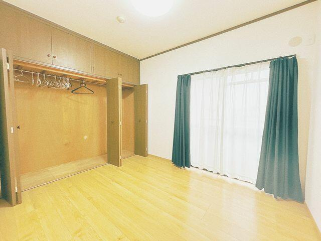 富士宮市小泉の中古マンション|東側洋室６帖 