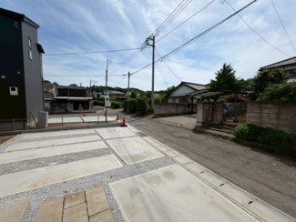 【前面道路含む現地写真】