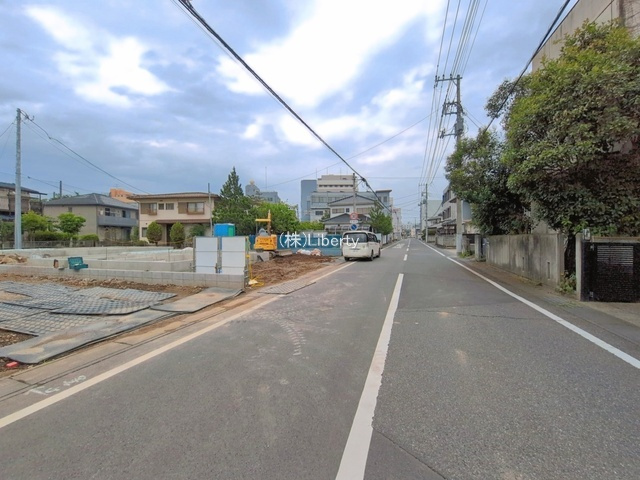 土浦市文京町2期　新築戸建　1号棟の前面道路含む現地写真