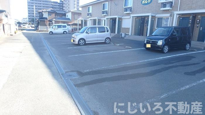 ポルテの駐車場