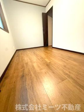 末広町　中古戸建　2280の洋室