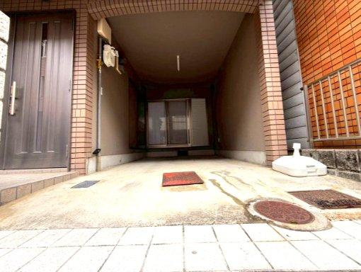 末広町　中古戸建　2280の駐車場