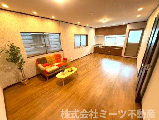 末広町　中古戸建　2280の居間・リビング