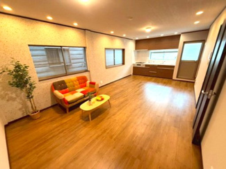 【居間・リビング】 | 末広町　中古戸建