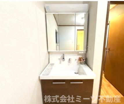 末広町　中古戸建　2280の独立洗面台