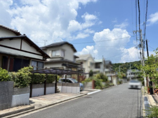 【前面道路含む現地写真】 | 大津市仰木の里6丁目12-11　中古戸建