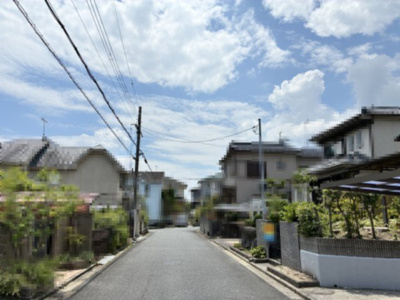【前面道路含む現地写真】 | 大津市仰木の里6丁目12-11　中古戸建