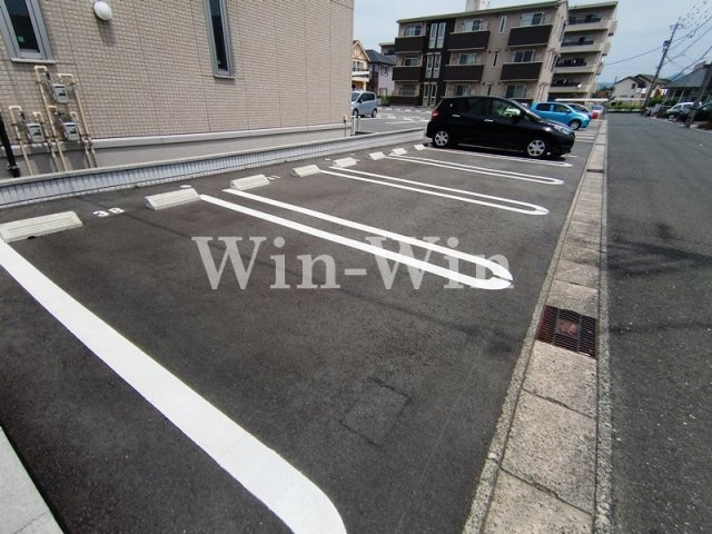 マリーゴールド Aの駐車場