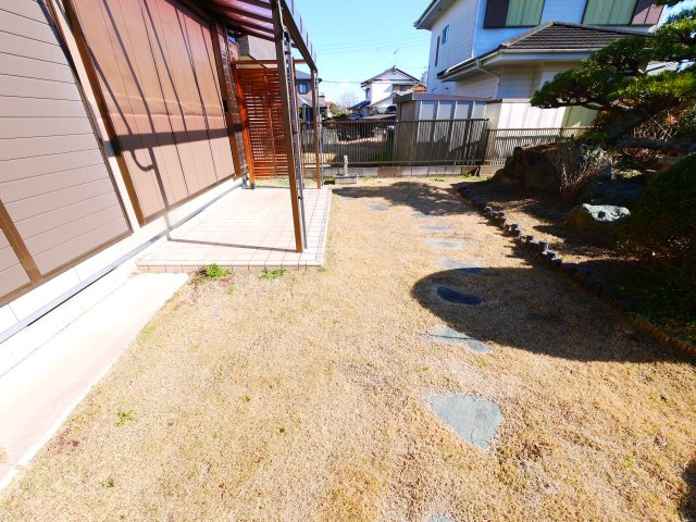茂原市八幡原　中古戸建の庭|敷地約202坪付属建物倉庫付き日本庭園 都市ガス 閑静な立地ユニットバス・システムキッチン駐車4台可