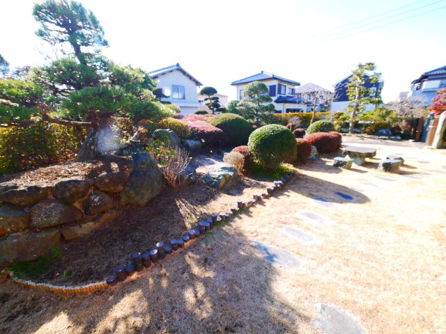 茂原市八幡原　中古戸建の庭|敷地約202坪付属建物倉庫付き日本庭園 都市ガス 閑静な立地ユニットバス・システムキッチン駐車4台可