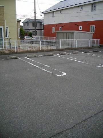 クレストール２４Ｃの駐車場|駐車場完備です