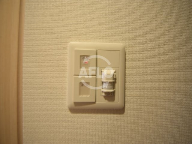 クリスタルグランツ難波Ⅱの設備|クリスタルグランツ難波II　玄関センサーライト