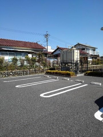 ムーン　フォレスト　ヴィラの駐車場