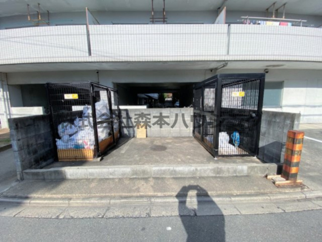 【その他共用部分】 | 　グリーンピア守口 | 専用ごみ置き場です