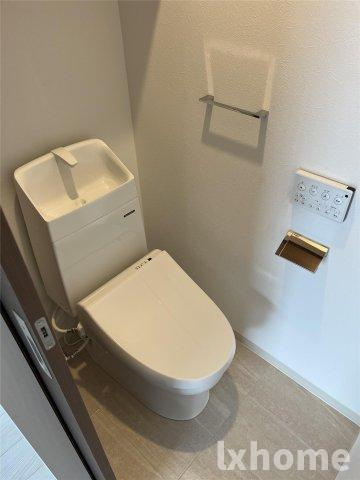 アーバンヴィラ摂津のトイレ|コンパクトで使いやすいトイレです