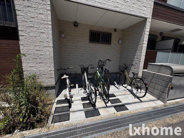 アーバンヴィラ摂津の駐車場|駐車場に車を止められます