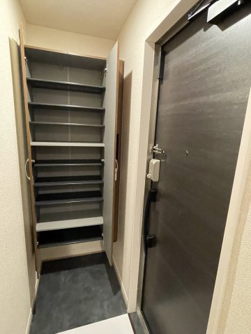 RENOMの玄関