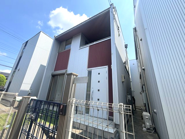 T-CUBEの外観|★追炊き★IHコンロ★専用庭★1台駐車場付き★南向き★