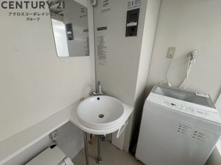 身だしなみを整える洗面台です。