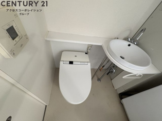 コンパクトで使いやすいトイレです♪