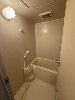 コーポラスリバーヒルズの浴室|コンパクトで使いやすいお風呂です