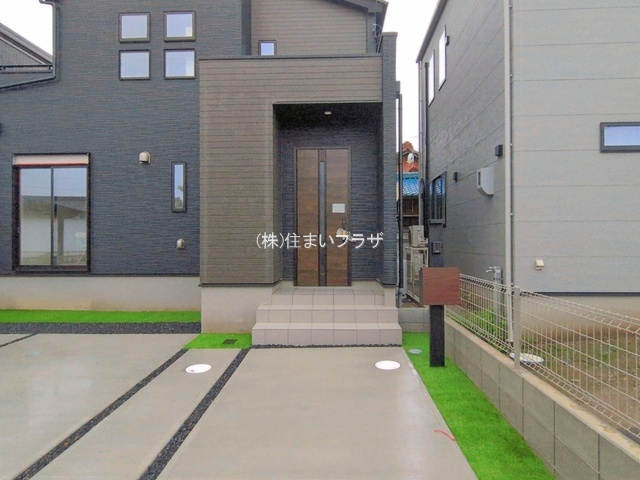 仲介手数料無料）一宮市萩原町西宮重１棟１号棟の玄関|ゆったりとした玄関です