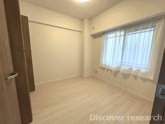 ライトウェーブ淵野辺本町の洋室|【洋室３（約4.5帖）】
腰壁窓のある洋室です。家具が配置しやすくコーディネートを楽しめそうです！