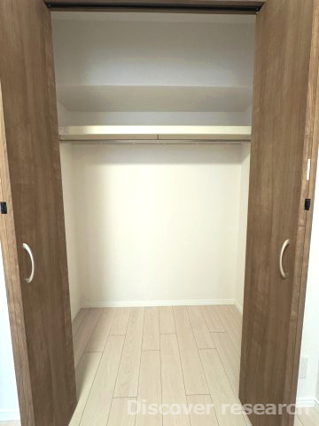 ライトウェーブ淵野辺本町の収納|【クローゼット】
奥行きがあり、棚もあるため小さな荷物から大きな荷物まで整理して収納ができそうです。