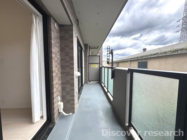 ライトウェーブ淵野辺本町のバルコニー|【バルコニー（8.13㎡）】
南西向きのワイドバルコニーです。洗濯物も干しやすそうです！