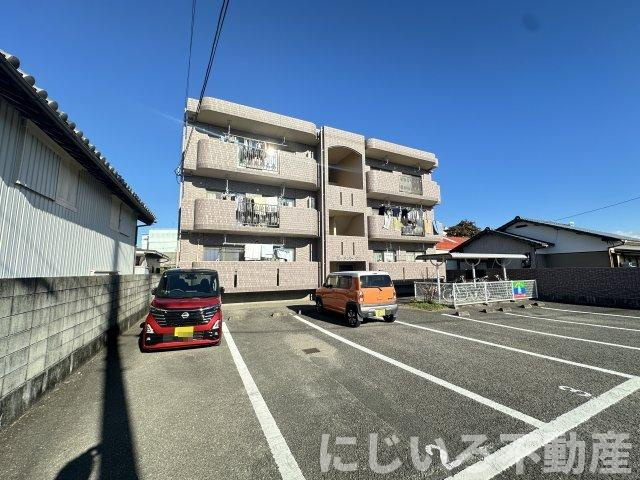 モーメント21の駐車場